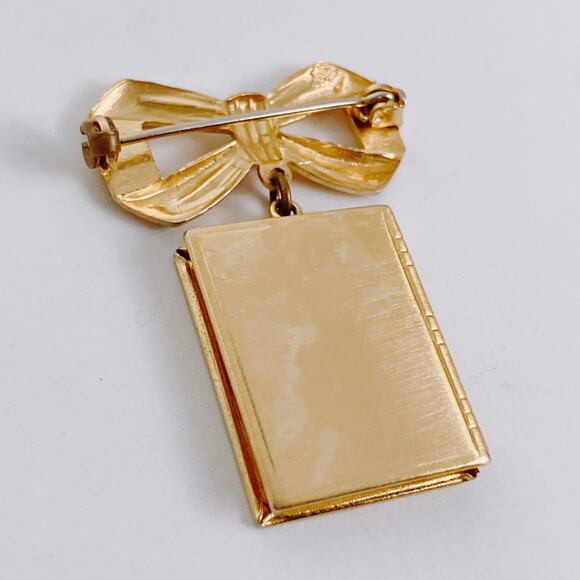 Signed Coro 1940s Gold Tone Bow Book Photo Locket Mid Century Vintage Brooch - Picture 14 of 16